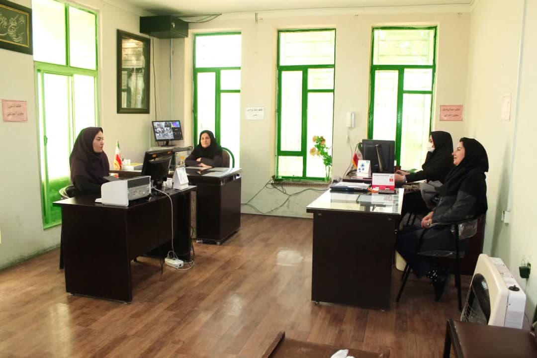 حضور عوامل اجرایی در دبستان